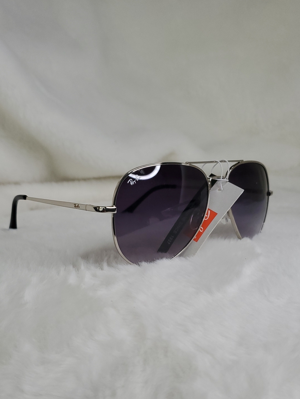 Ray-Ban Men’s Silver Frame Aviator Sunglasses with Gradient Black Lenses